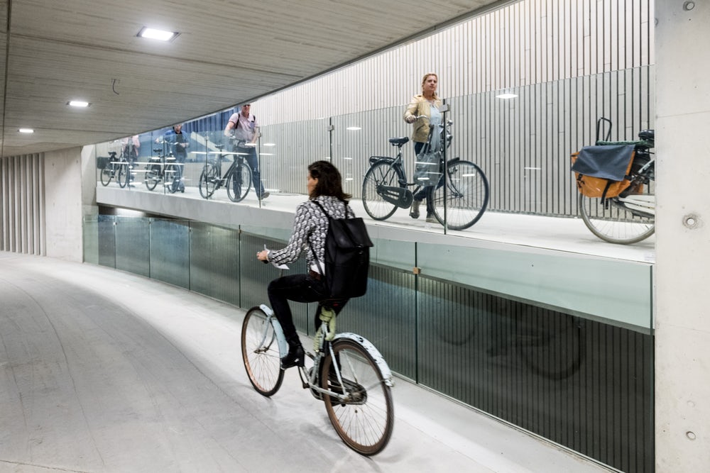utrecht-biggest-underground-bike-parking-10.jpg