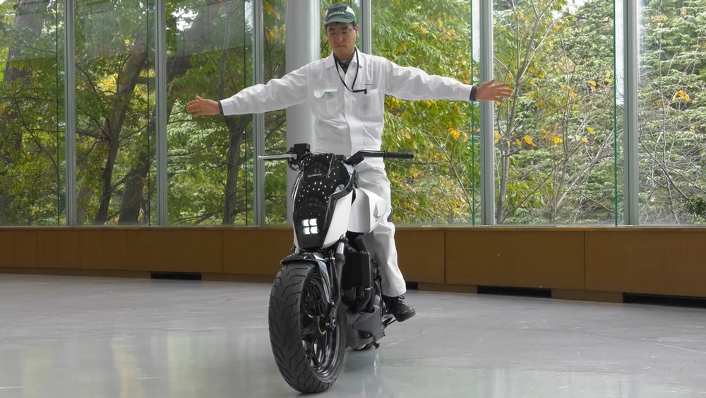 honda-self-balancing-motorcycle-5.jpeg