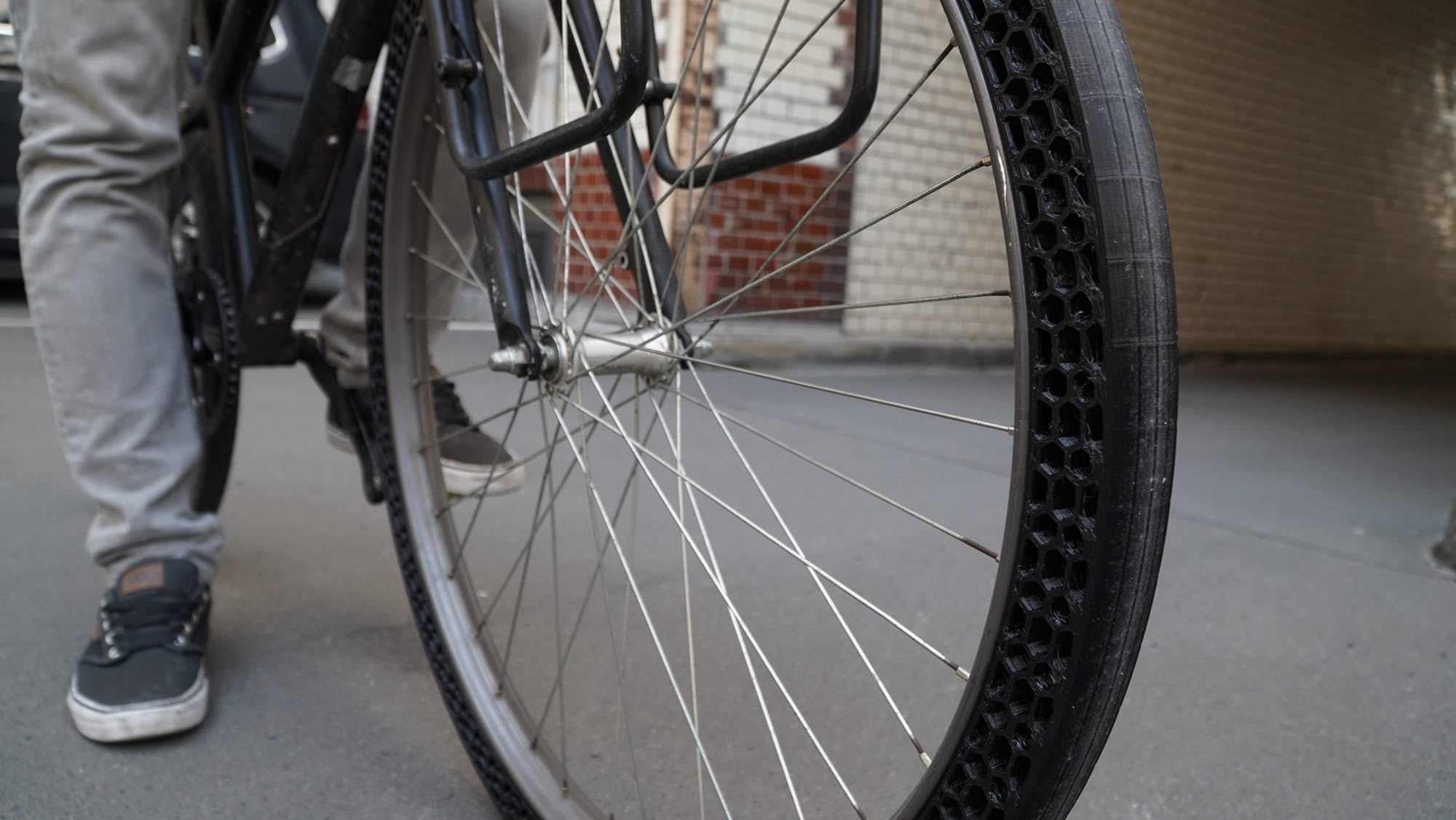 bigrep-3d-printed-bicycle-tire-1.jpeg